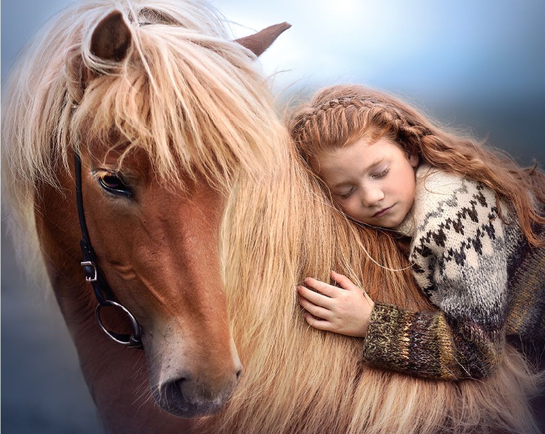 Лошади и дети осень