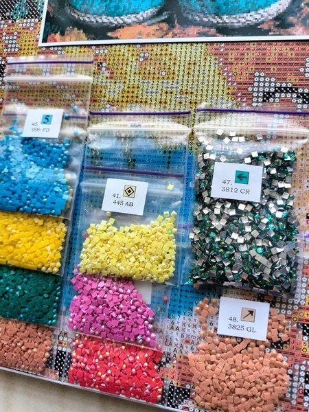 Купить Алмазная мозаика с особыми оттенками "Цветочные сапожки", 40х50см, 49 цветов (из них 3 АВ+4 FD+1 GL+1 CR)  в Украине