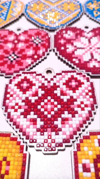 Украшения "Сердечки" двусторонние, с ушком, чтобы подвесить (набор для изготовления из алмазной мозаики). Подарок ко дню влюбленных